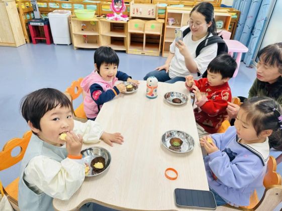 长江路幼儿园京福分园新生体验日活动温暖开启开元棋牌萌娃初体验 成长新起点——合肥市(图3)
